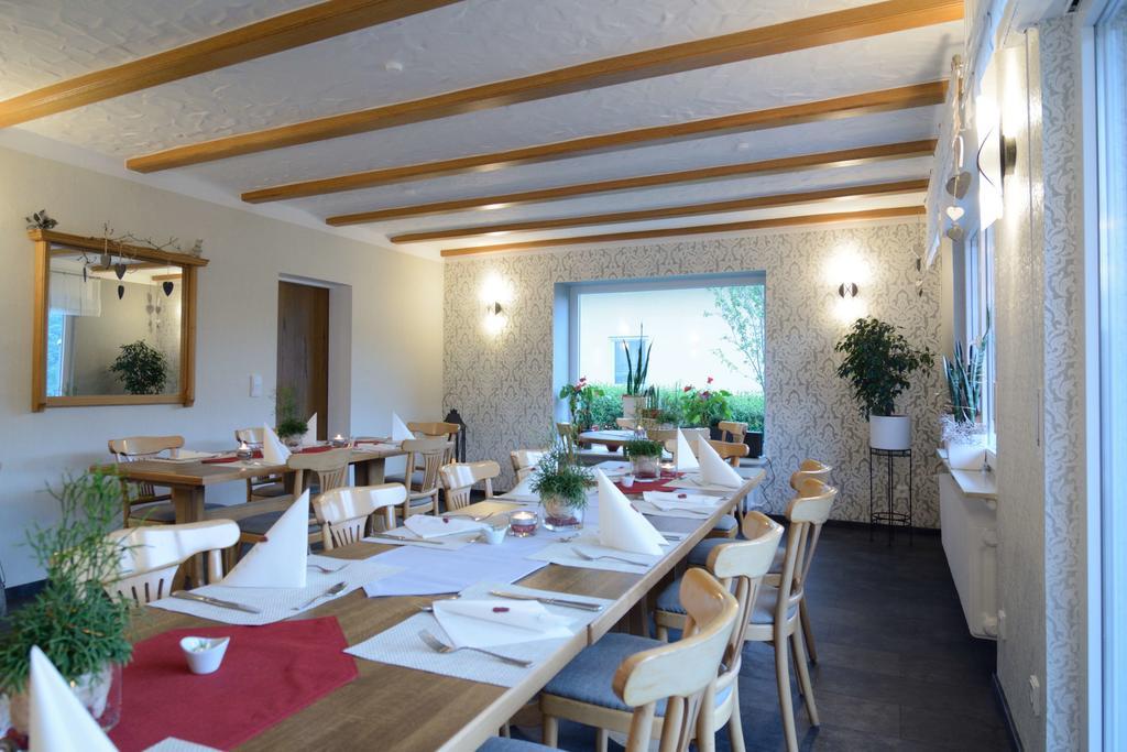 Hotel-Restaurant-Weingut Kapellenhof Klotten Exterior photo