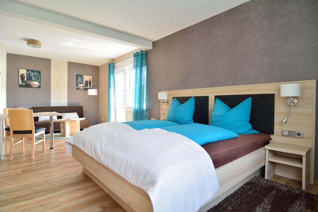 Hotel-Restaurant-Weingut Kapellenhof Klotten Room photo